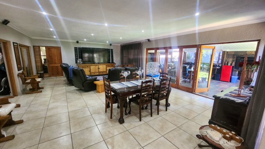 6 Bedroom Property for Sale in Doringkruin North West